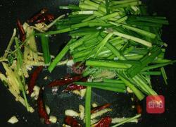 韭菜绿豆芽炒猪红的做法图解6