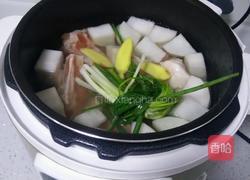筒子骨白萝卜汤的做法图解5