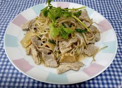 绿豆芽炒肉片（猪油膏版)