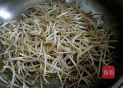 绿豆芽炒肉片（猪油膏版)的做法图解1