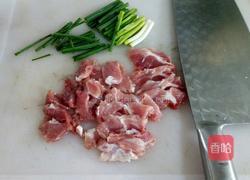 绿豆芽炒肉片（猪油膏版)的做法图解2