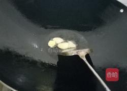 白萝卜焖鱼的做法图解3