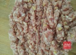 剁香菇丸子的做法图解3