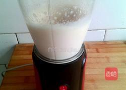 鲜榨荔枝汁的做法图解3