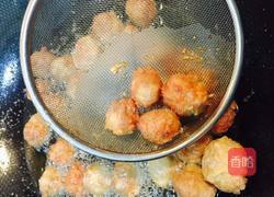 干炸五香丸子。的做法图解7