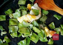 干锅扁豆鸡蛋的做法图解6