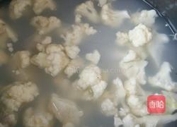 西红柿炒菜花的做法图解2
