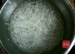 炸素丸子的做法图解2