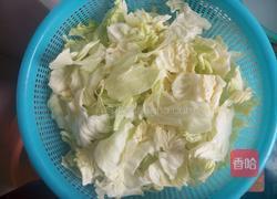 手撕包菜小炒肉的做法图解1