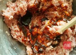 猪肉卷心菜包子的做法图解6