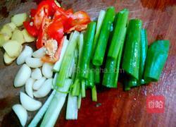 红烧肉烧白萝卜的做法图解3