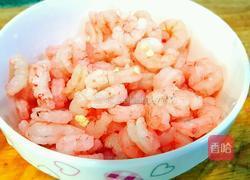 青豆炒虾仁的做法图解1