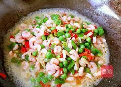 青豆炒虾仁的做法图解10