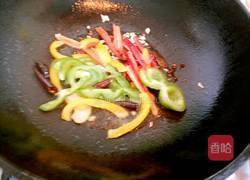 彩椒干煸土豆条的做法图解7