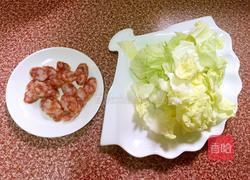 卷心菜炒腊肠的做法图解2