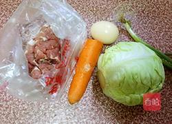 卷心菜炒面线的做法图解1