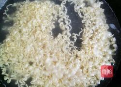 圣女果蔬老坛酸菜方便面的做法图解4