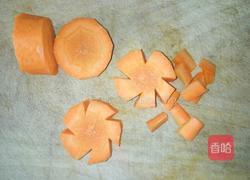 胡萝卜玉米排骨汤的做法图解2