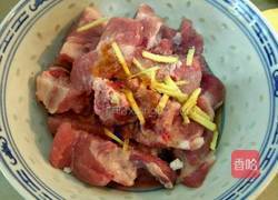 小米淮山咸骨粥的做法图解1