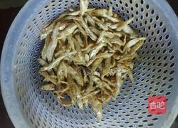 彩椒小鱼干的做法图解4
