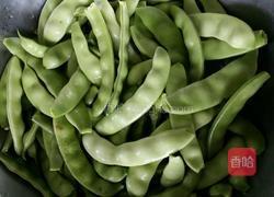 瘦肉炖豆角的做法图解2