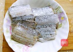 带鱼炖娃娃菜的做法图解1