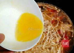 圣女果金针菇鸡蛋汤的做法图解7