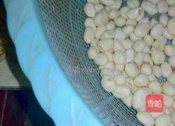 自制剥皮（脱衣）椒盐花生米（简易法）的做法图解3