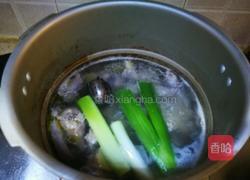 野山蘑炖柴鸡的做法图解2