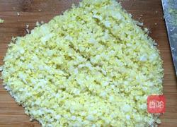 烫面猪肉娃娃菜鲜虾蒸饺的做法图解4