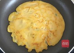 胡萝卜汁鸡蛋饼的做法图解4
