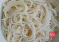 Illustration of how to make cherry tomatoes and egg noodles 12