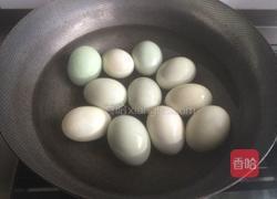 水煮鸭蛋的做法图解2