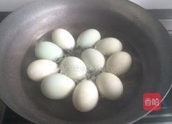 水煮鸭蛋的做法图解3