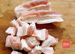 红烧肉鹌鹑蛋的做法图解1