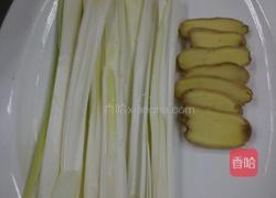 碧绿葱烧海参的做法图解1