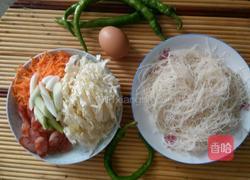 卷心菜炒粉丝的做法图解2