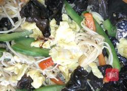 彩椒木耳炒鸡蛋的做法图解7