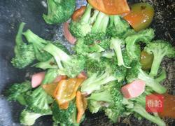 西兰花炒彩椒的做法图解6