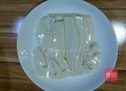 皮蛋豆腐的做法图解2