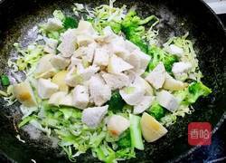 卷心菜炒馒头块的做法图解6