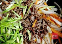 黑椒牛柳炒意面的做法图解2