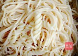 黑椒牛柳炒意面的做法图解3