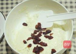 蔓越莓干纸杯蛋糕的做法图解6