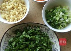 猪肉玉米陷饺子的做法图解2