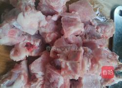 梅菜蒸排骨的做法图解1