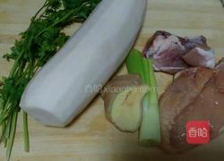 白萝卜丸子汤的做法图解1