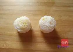 Illustration of how to make custard and snowskin mooncakes 9