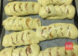 䓤花香肠肉松包的做法图解8