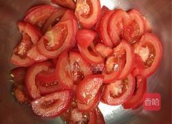 番茄鲫鱼汤的做法图解1